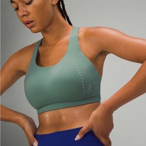 NWT! lululemon all powered up bra 32 DDD
